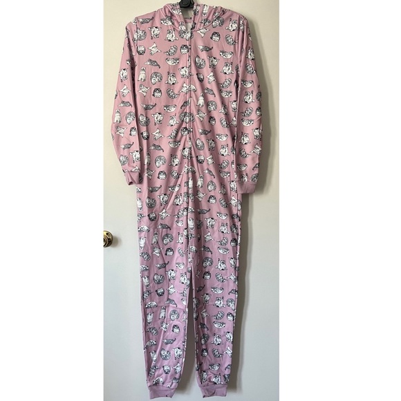 NWT Taylor Swift Cat Pattern Onesie Pajamas, Pink - Picture 2 of 13